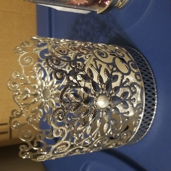 Candle, candle holder, and Bath & Body plug in with fragrance - Picture 2 of 6